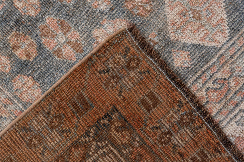 Antique Shiraz Area Rug (5' x 8')